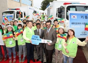 Hyundai-donating-mobile-clinics-to-Africa