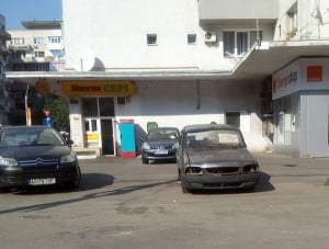 Masina abandonata la piata Chibrit sector 1 Bucuresti